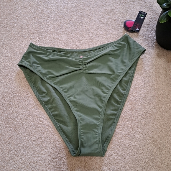 ❤️ No Boundaries Swim Bottoms Women's Green Bikini Bottoms Various Sizes NWT - Picture 4 of 8